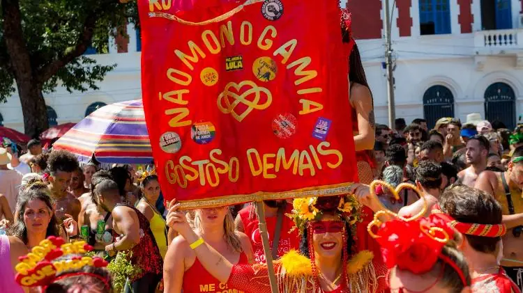 bloco não monogamia