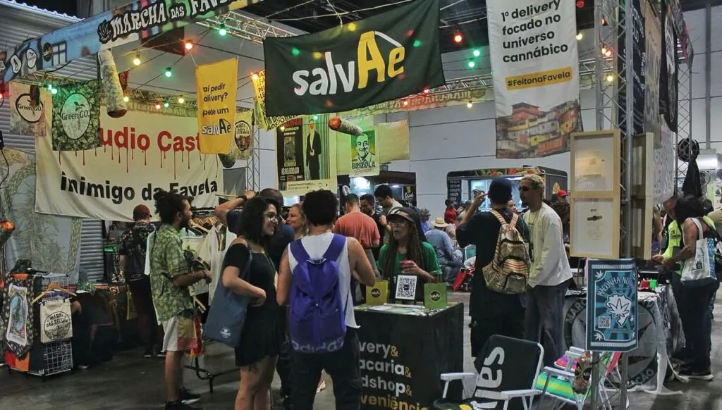 balão expo cannabis mdf stand